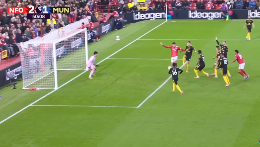 英超神剧情！曼联2分钟连丢两球被光速逆转，门前5防2居然失败