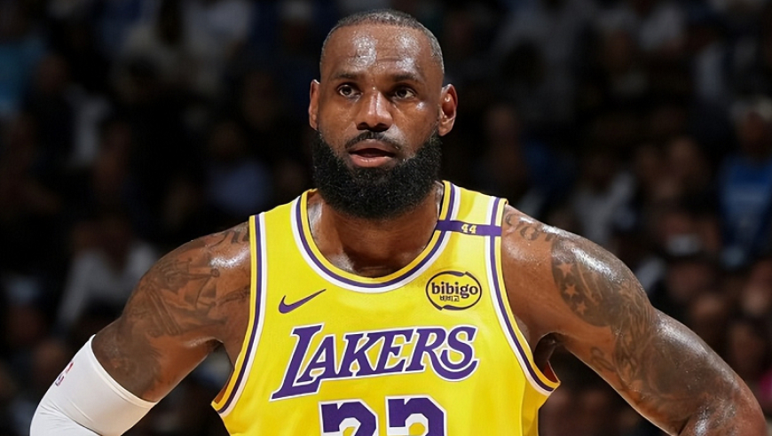 字母哥轰30+10+5仍无缘今日最佳！对不起，你碰到不讲理的老詹了