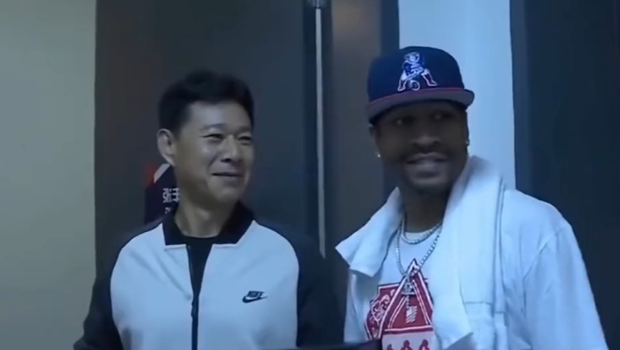 NBA球员中国行有人捞金，有人回馈球迷！