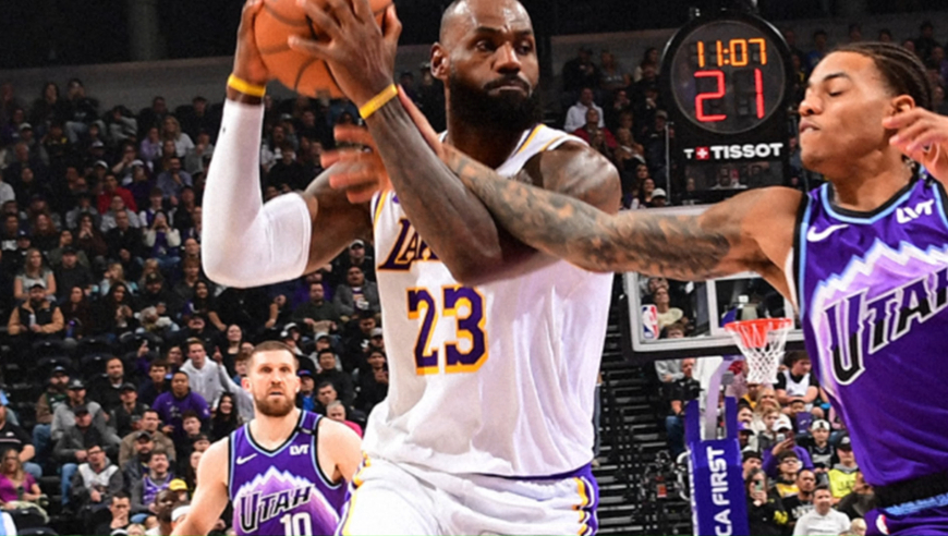 2分钟集锦！湖人108-106险胜爵士，詹姆斯率领2人“3防”制胜