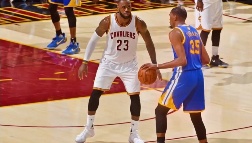 杜兰特亲手打散骑士的斗志