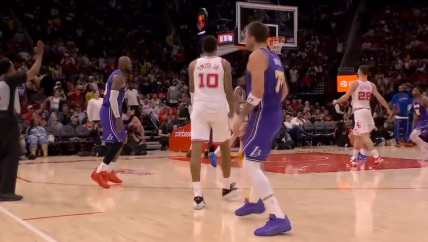 东詹连线炸扣!东契奇关键时刻连续命中大心脏球!回顾火箭对阵湖人最后三分钟