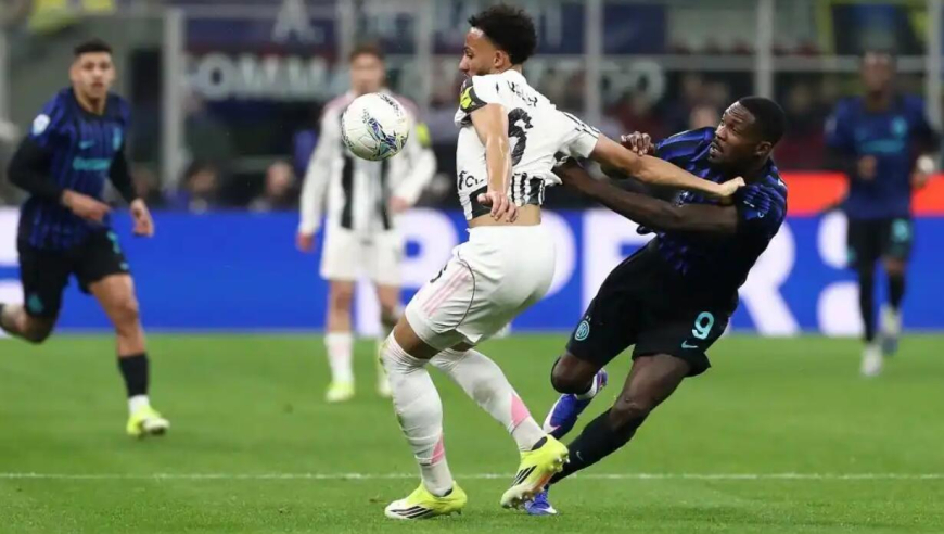 意甲-8分领跑！国米3-2绝杀十人尤文，泽林斯基破门，卡卢卢染红引争议