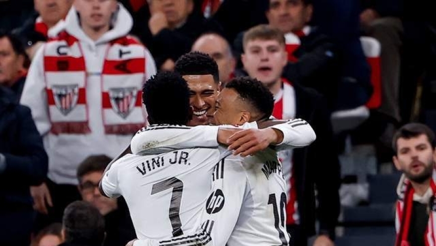 自救成功！阿隆索3次振臂欢呼：2处变招激活皇马 创12年纪录