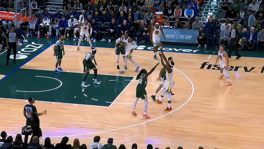 真硬！库里下场后雄鹿打出高潮 巴特勒连投带罚助勇士止血