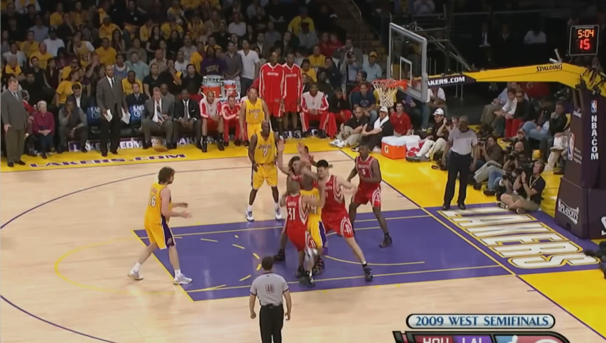 看完姚明打NBA的态度，我才明白为何科比对他充满敬重！小杨得好好学学