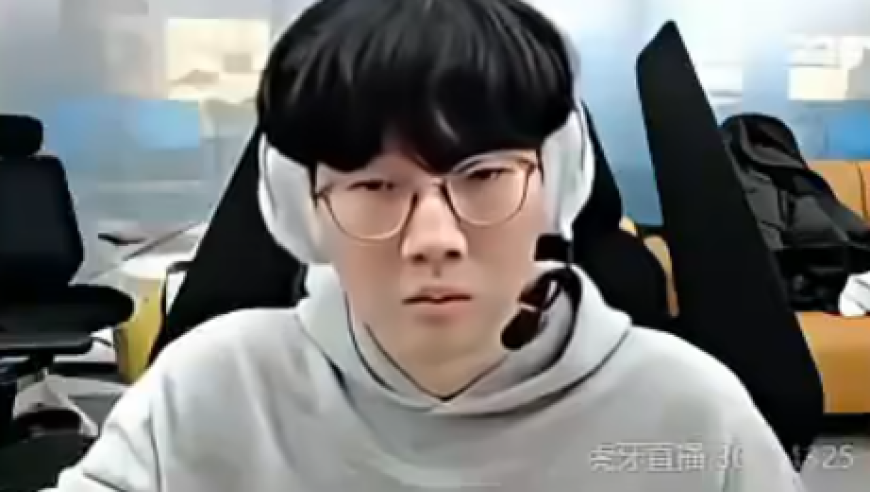 Viper压力大啊！直播间标题《今天不隐身了，努力备战》