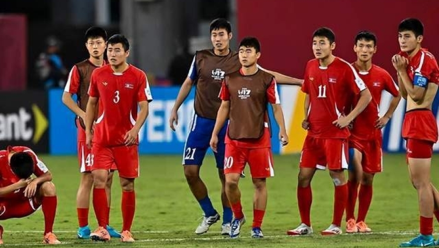 朝鲜U-17男足对日本选手暴力“拳掌交加”，海外媒体震惊回应