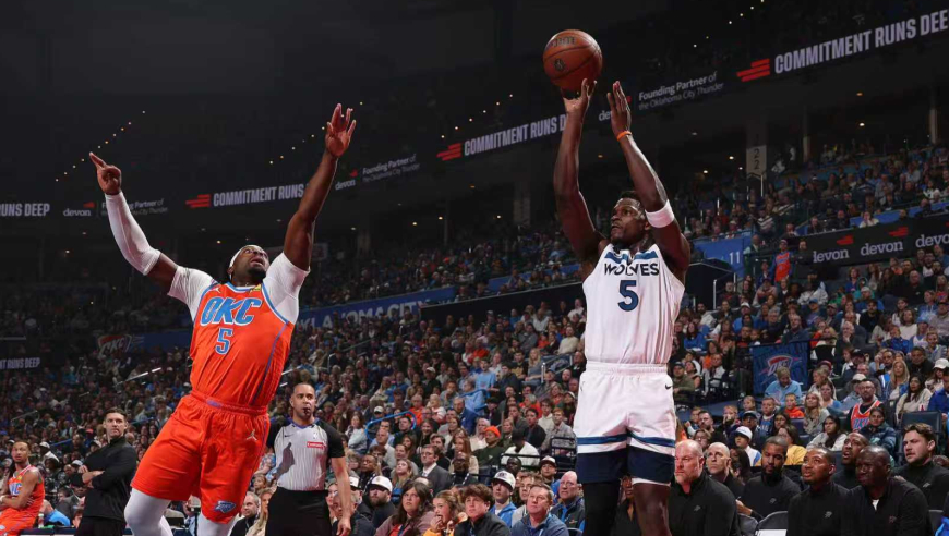 雷霆狼队最后时刻：华子高难三分续命 兰德尔发球5秒切特制胜一击