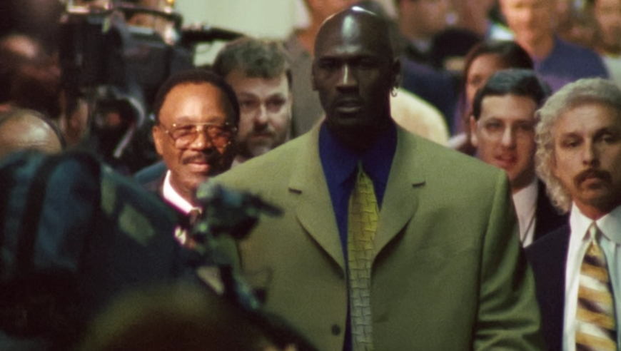 【NBA梗百科】乔丹我是后背是个什么梗？