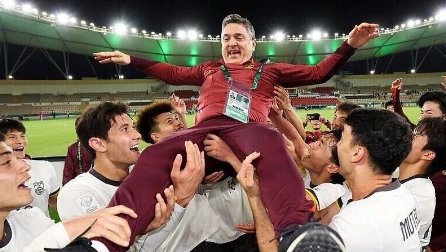 别再挑剔打法了！U23国足用3-0证明：防守反击并不低端