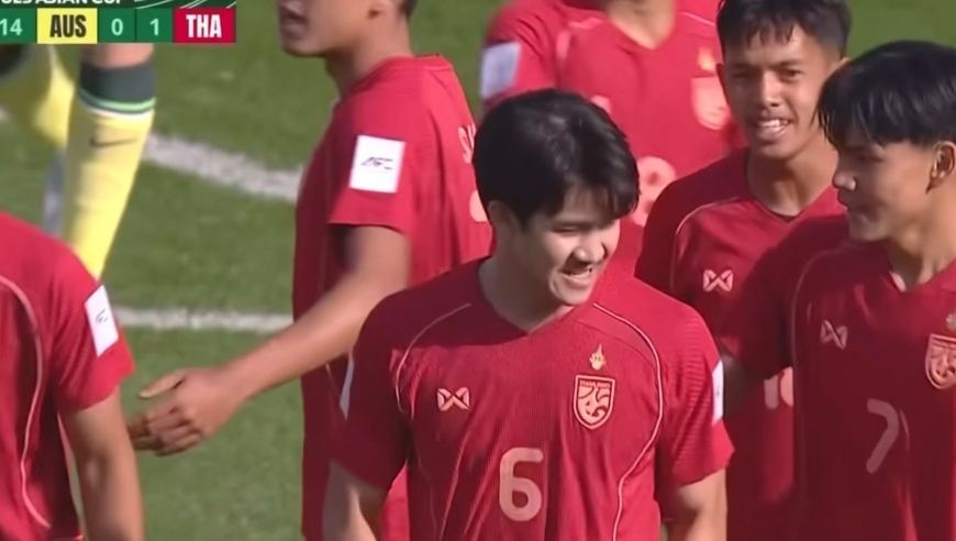 戏剧四分钟！完整回看U23亚洲杯泰国进球后又飞铲秒直红
