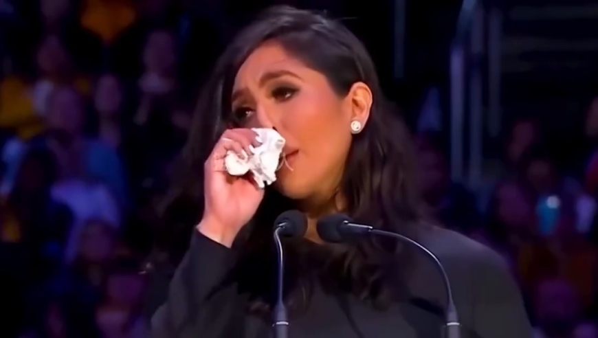 科比到底有多爱瓦妮莎？原来失去最爱的人，眼里真的会没有光