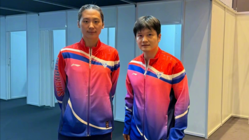 人品一流！樊振东全运会绅士手合影陈熠，和女生合影总保持绅士距离