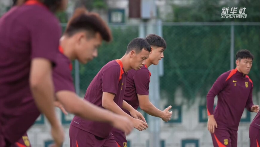 国足备赛东亚杯｜中国队抵韩准备首场比赛