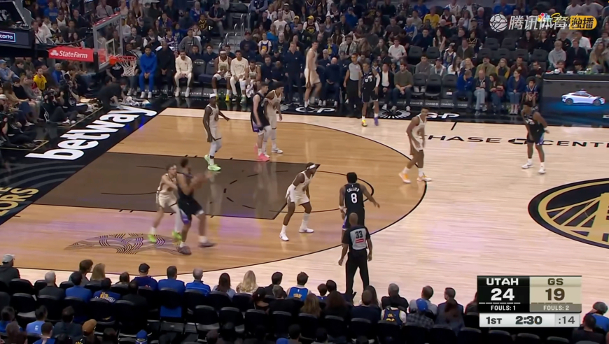 笑不活！勇士一分钟内4次上演五大囧时刻 TJD空接思考人生