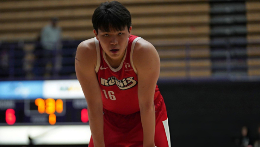 杨瀚森19分5板1助1断1帽！4犯规8失误吞恶犯 秀单臂隔扣+钉板大帽