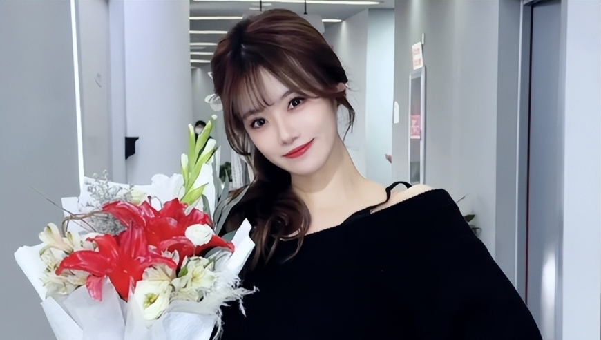 Rookie被IG劝回重启训练！小钰遭黑粉恶语揭伤疤，当场怒怼太解气