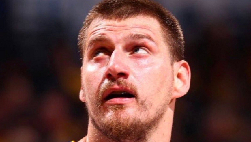 申京轰28+11+7仍无缘今日最佳！对不起，你碰到创纪录的约基奇了