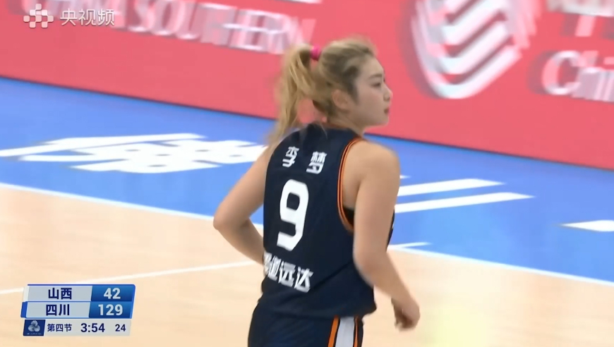 李梦韩旭50分集锦：韩旭轰29分制霸篮下 李梦79秒连拿9分