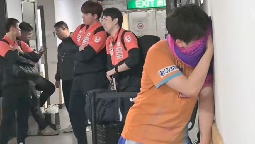 松岛辉空高兴太早！赛后呆若木鸡掩面而泣，被王楚钦逆转情绪失控