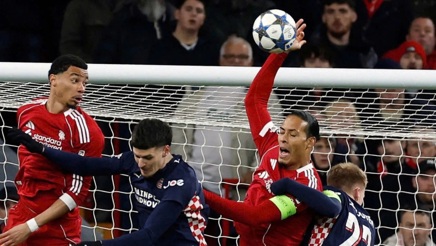 欧冠单日两大逆天失误：诺伊尔出击送超级空门 范戴克“暴扣”送点