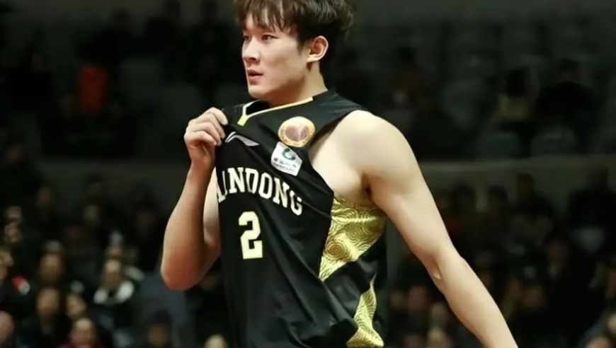 丁彦雨航，那个曾经让所有中国篮球迷都做过同一场美梦的人，退役了
