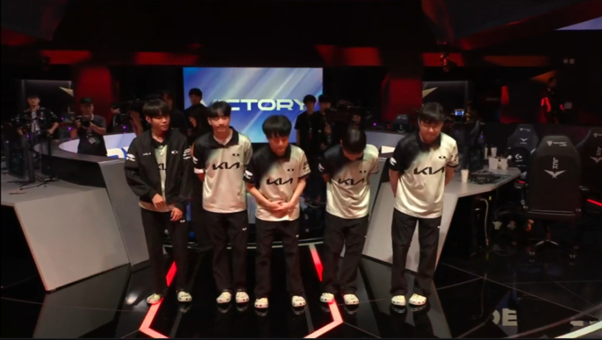 DK主动选红玩龙龟送走自己！T1晋级S15全球总决赛