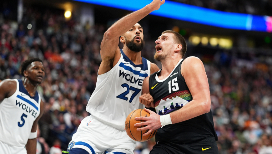 夸张！森林狼狂轰17-0超强攻击波反超掘金 约基奇被迫提前登场