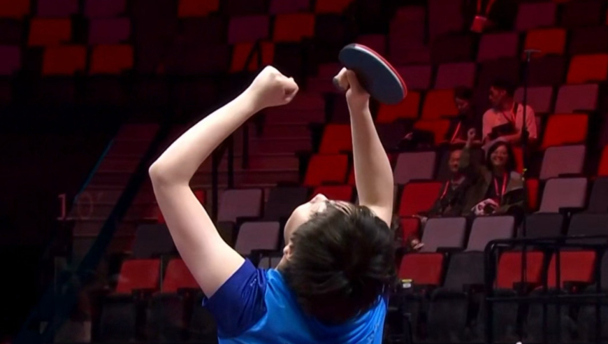 女单颁奖！王曼昱仰天怒吼，陈梦开心，孙颖莎郁闷，赛后三人暖心