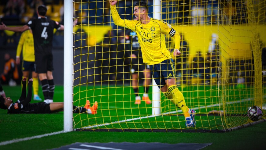 C罗半场数据：1射0正，21触球，4丢失球权，4对抗2成功