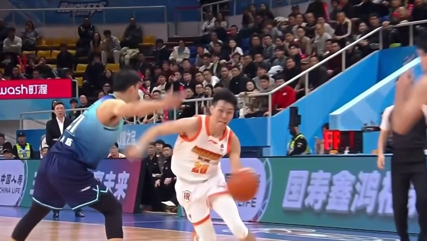 庞峥麟疯了非说自己在打NBL，末节关键表现扭转局势，爆砍27分率队迎来两连胜！