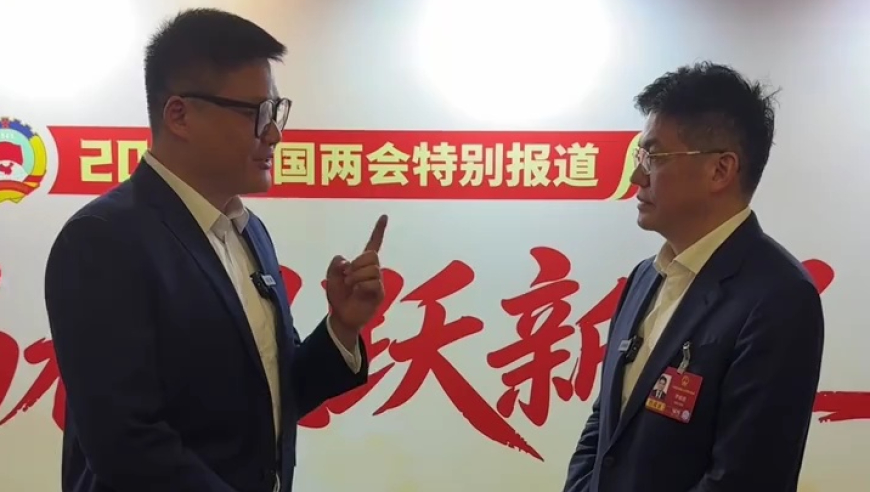 全国人大代表 常德市委书记罗毅君 脱口报出&ldquo;湘超&rdquo;常德队球员名字&ldquo;敢打必胜 点燃一座城的热爱&rdquo;常德队目标：期待今年更好