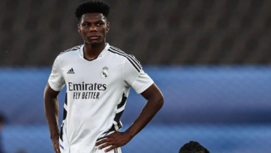 皇马VS巴萨首发浮现：法国双后腰坐镇，英格兰中场天才领衔，贡萨洛顶替姆巴佩