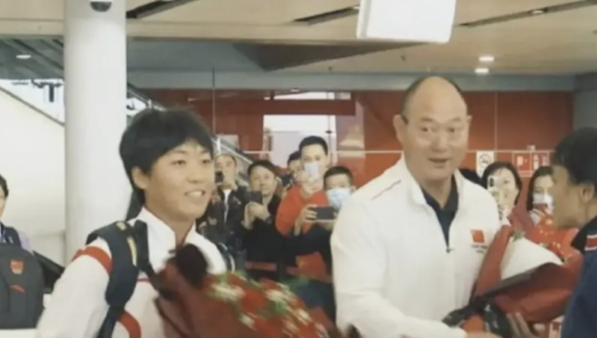 亚运三金王举报领导索要15万奖金 却被批不懂人情世故 母亲崩溃怒斥