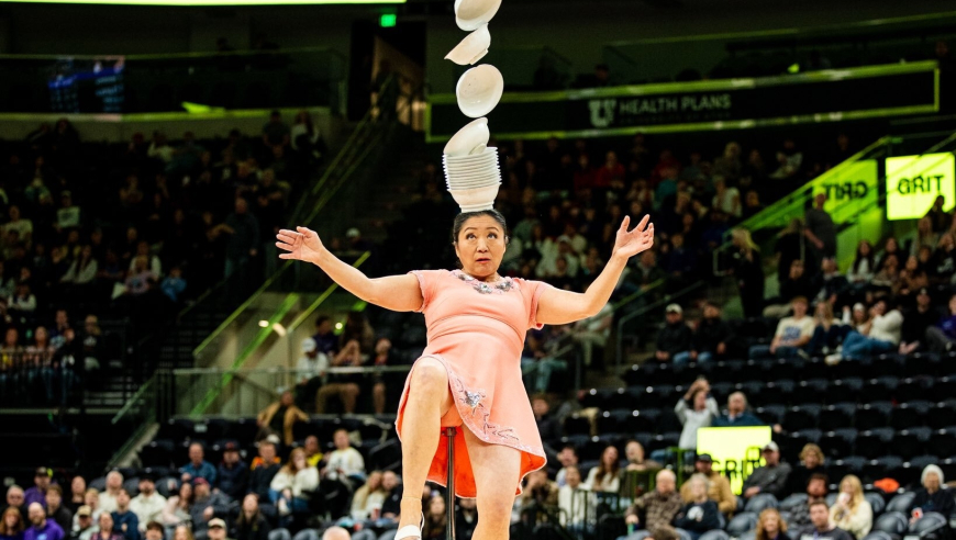 杂技GOAT！NBA超级巨星致敬中国顶碗大妈：她比我们所有人更有天赋