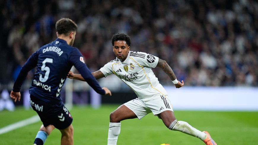 承认吧！皇马太子就是被高估的体系球员，离开伯纳乌啥也不是