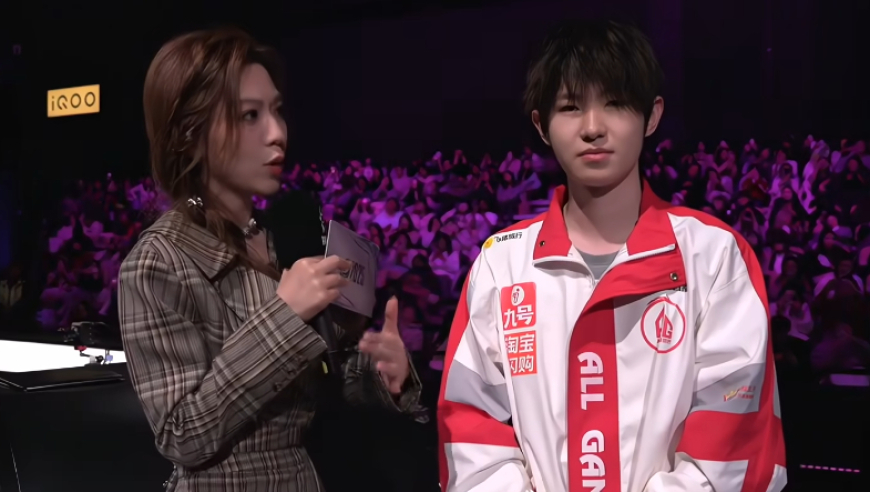 一诺黑脸，久哲严肃，RNG真的逼出了AG的短板