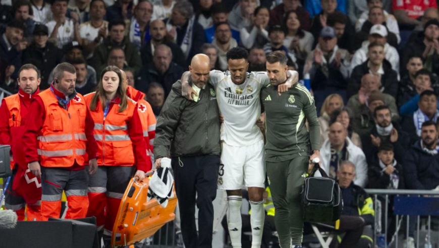 0-2大冷门！14亿豪门主场轰然倒下 5轮1胜 两大边后卫染红+中卫重伤