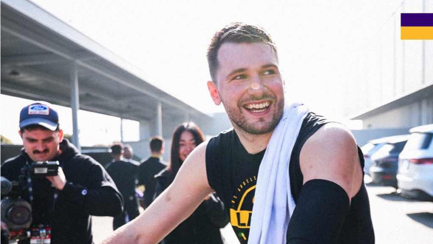 东契奇送湖人全队某品牌全轮驱动电动自行车，单部售价3350美元