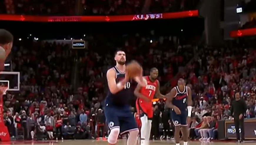 谁也想不到会发生啥！小卡进攻犯规+巴图姆发球踩线最后时刻上演逆天剧情