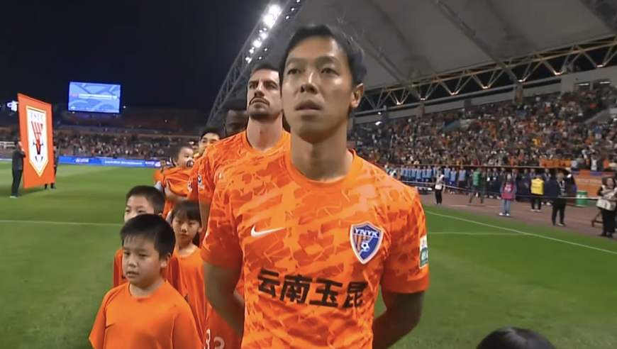 一场0-4惨败，让泰山看清33岁外援：中超3轮0球！高薪续约太亏了