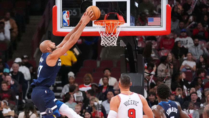 17日NBA官方十佳球：戈贝尔凶残空接暴扣 锡安大风车劈扣