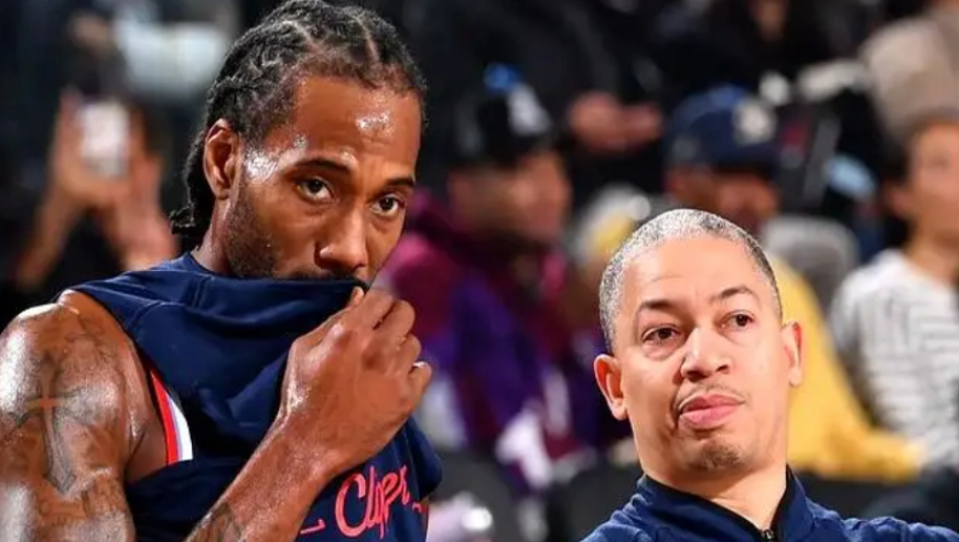 快船疑似内讧：泰伦-卢与球员争吵后怒摔战术板 小卡一脚踢开战术板