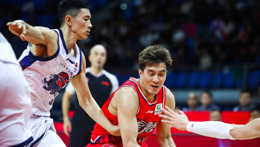 郭艾伦被担架抬出场，或是CBA生涯最后一战，球迷：不希望以这种形式退役