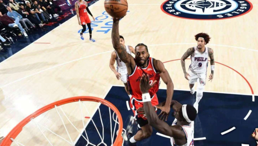 Top时刻 | 3日十佳球：小卡举火烧天隔扣 锡安暴扣2+1