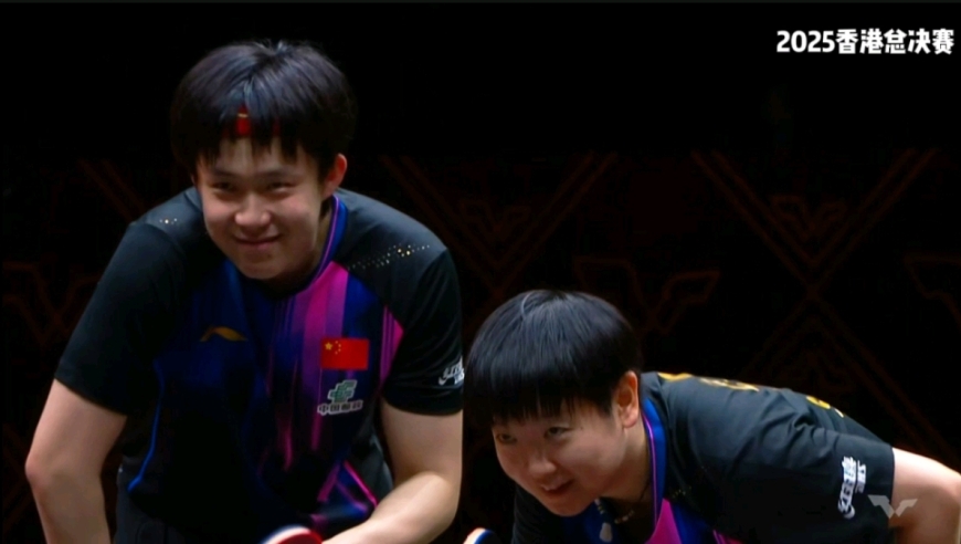 林诗栋赛点一句话逗笑孙颖莎王楚钦，笑谈：直接打吧！反正也追不回来了