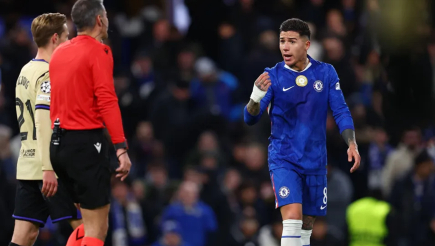 战术板｜巴萨输在中场，德容和恩佐差距有多大