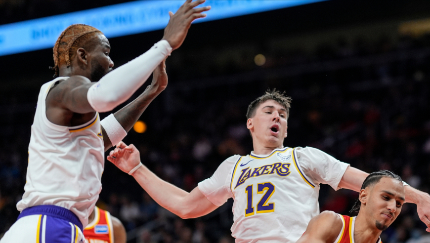 湖人艾顿vs老鹰11分5篮板：5投5中很高效但抢断东契奇太离谱