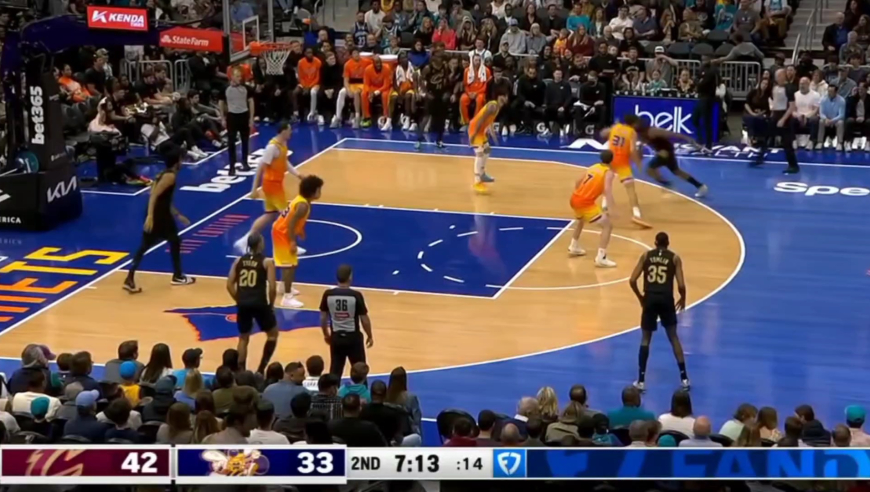 球场发动机!回顾哈登近两场比赛高能时刻